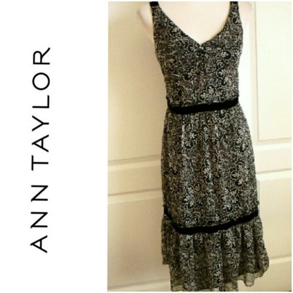 CAREER DRESS BLACK COMBO CHIFFON SLEEVELESS V NECK SIZE 4 P WOMENS SIZE 4 P